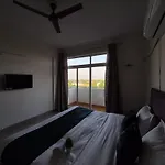 Taj Serenity-Cozy Apartment For 4