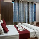 Hotel Madhav Palace