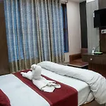 Hotel Madhav Palace