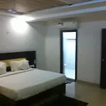 Hotel City Square And Suites