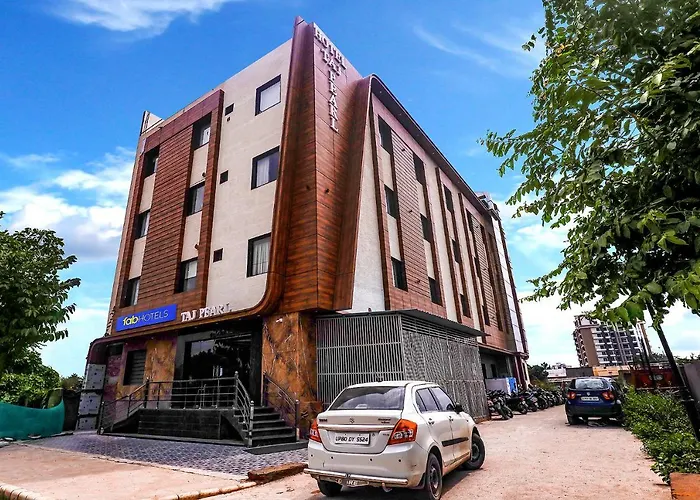 Fabhotel Taj Pearl