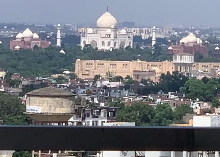 Luxury Penthouse With Taj Mahal View