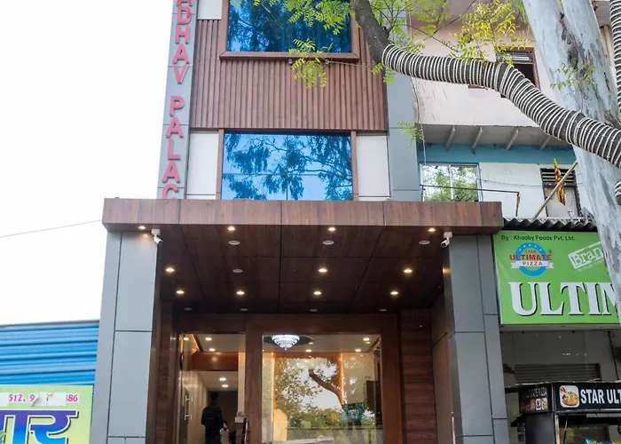 Hotel Madhav Palace