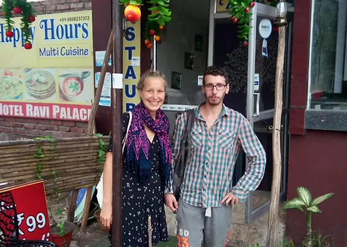 Fabhotel Rv Palace