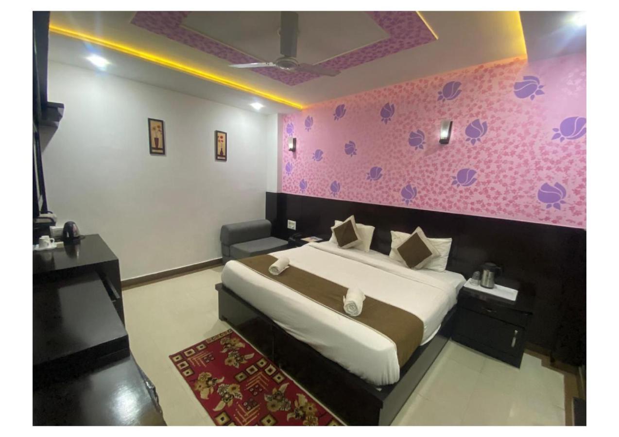 Hotel Dazzling East Gate
