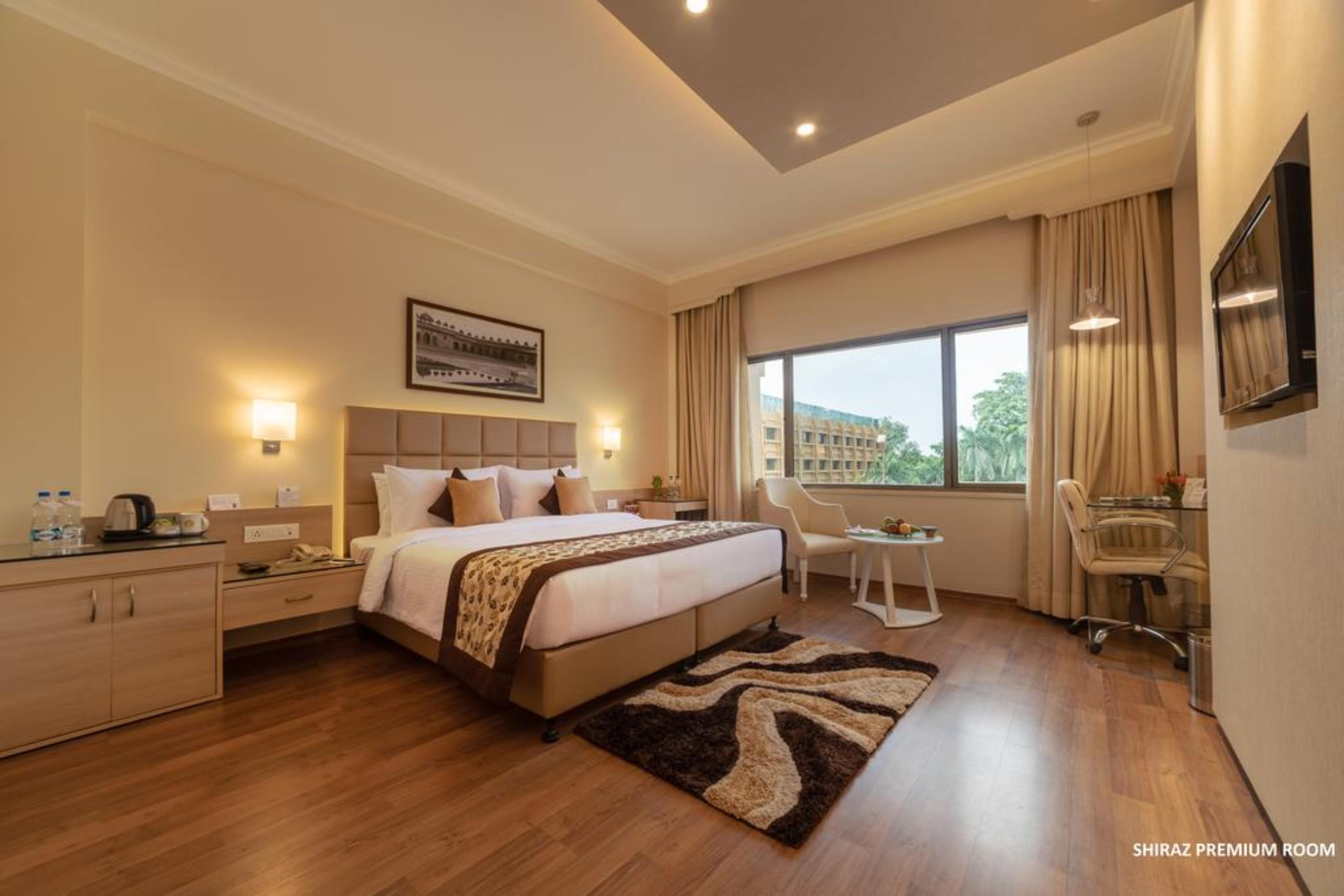 Clarks Shiraz Hotel