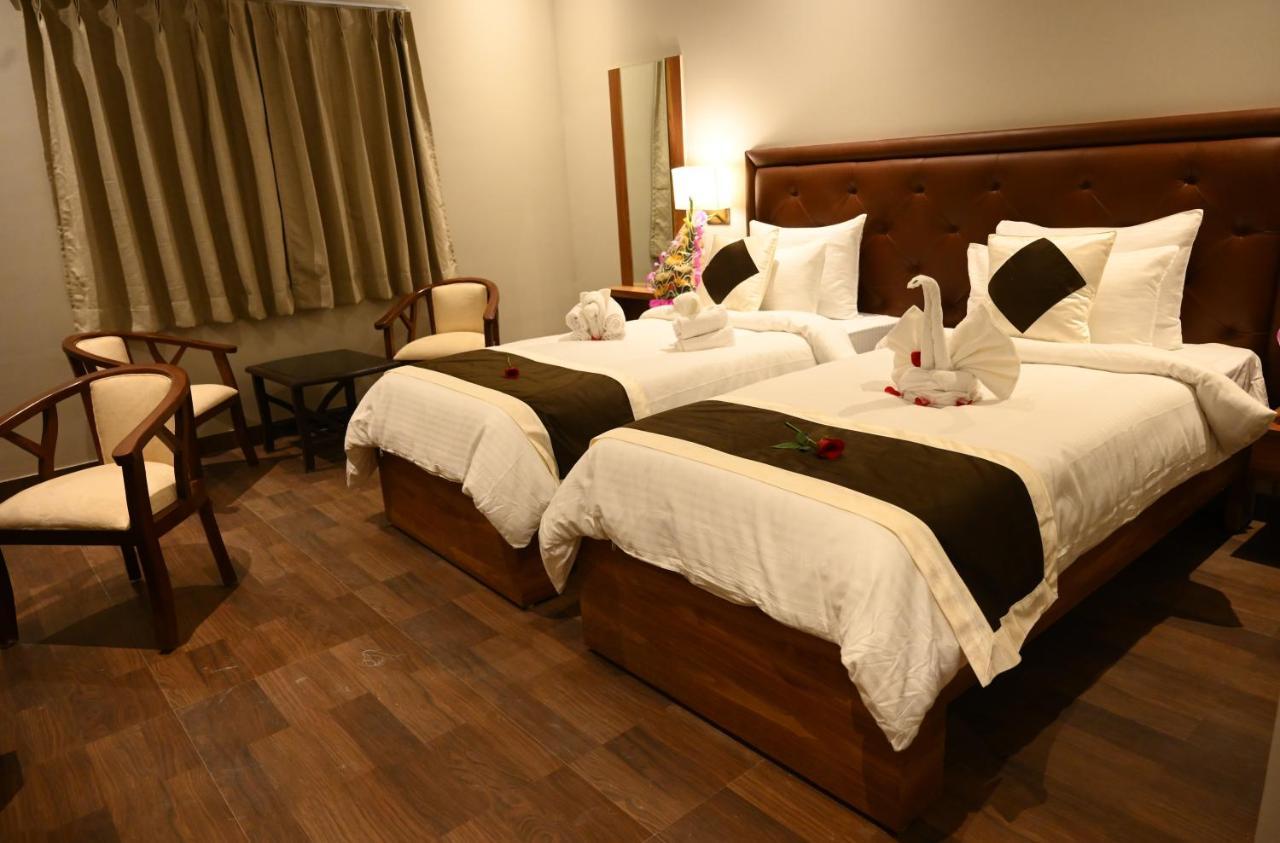 Hotel Neel Clarks Express 3*