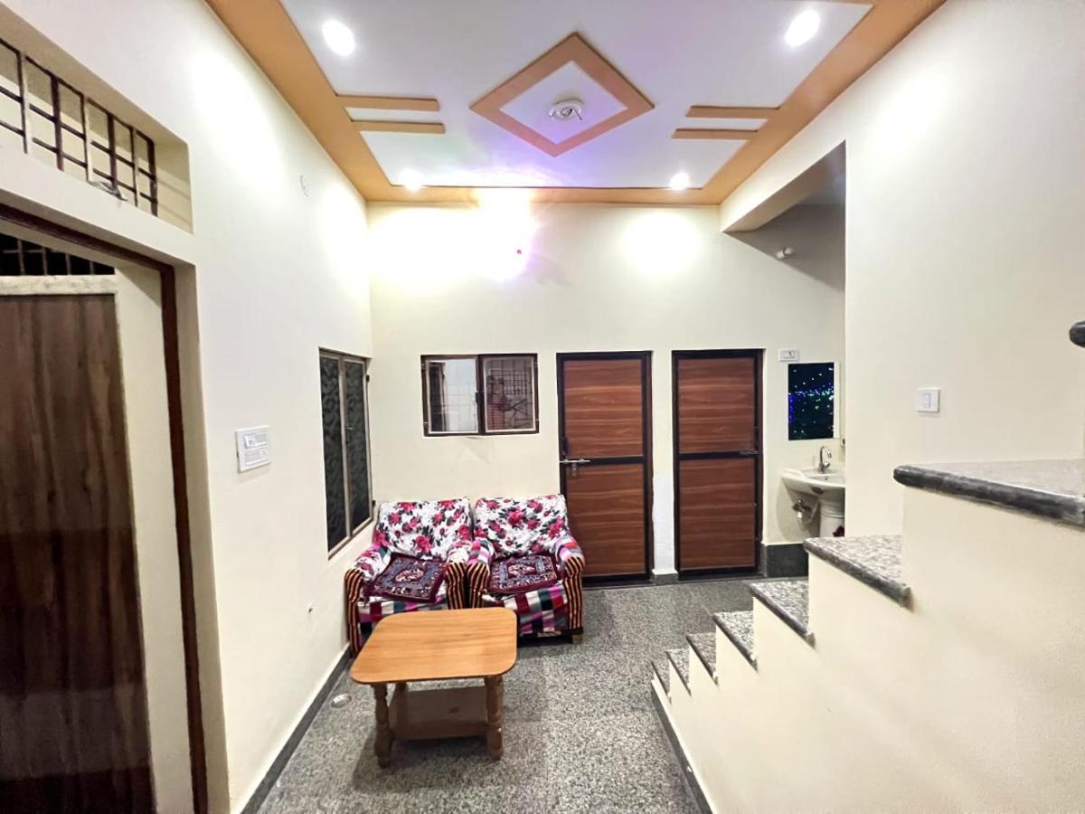The Orchid - Walkable Distance From Taj Mahal Homestay *