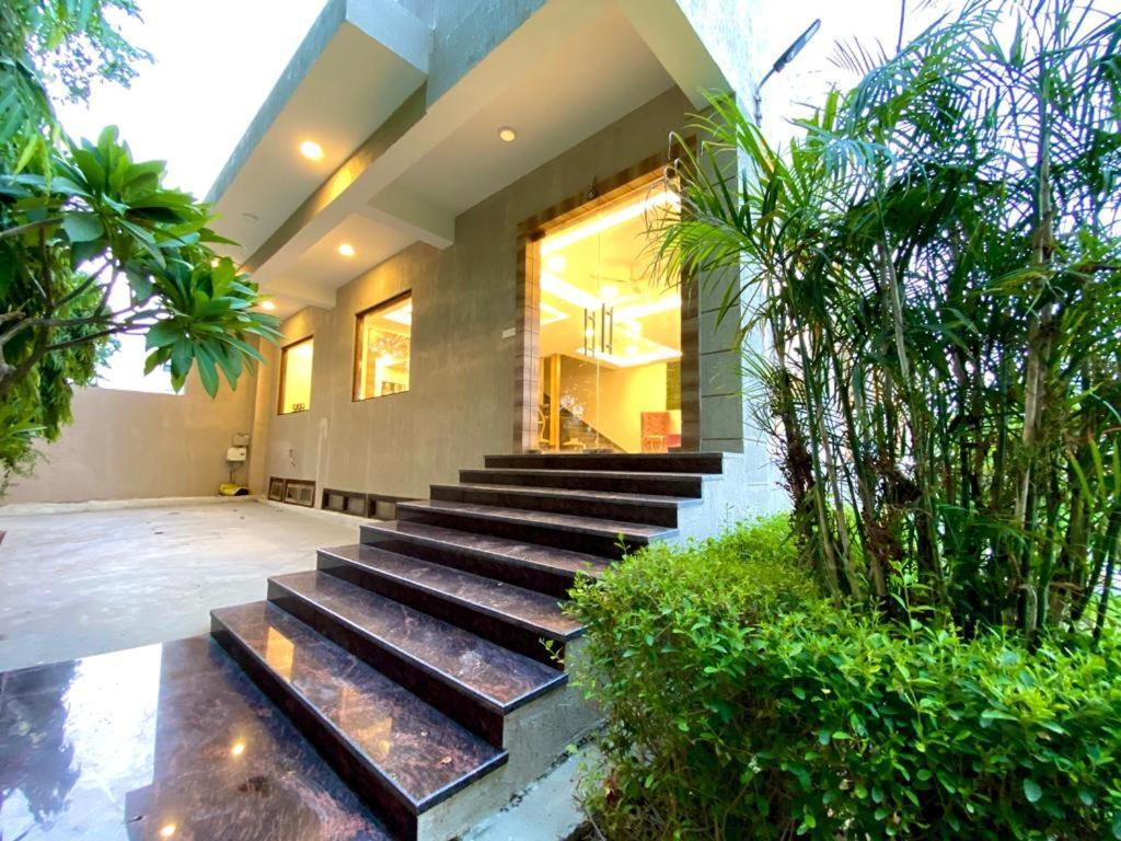 Aarzoo Stays Agra Homestay *