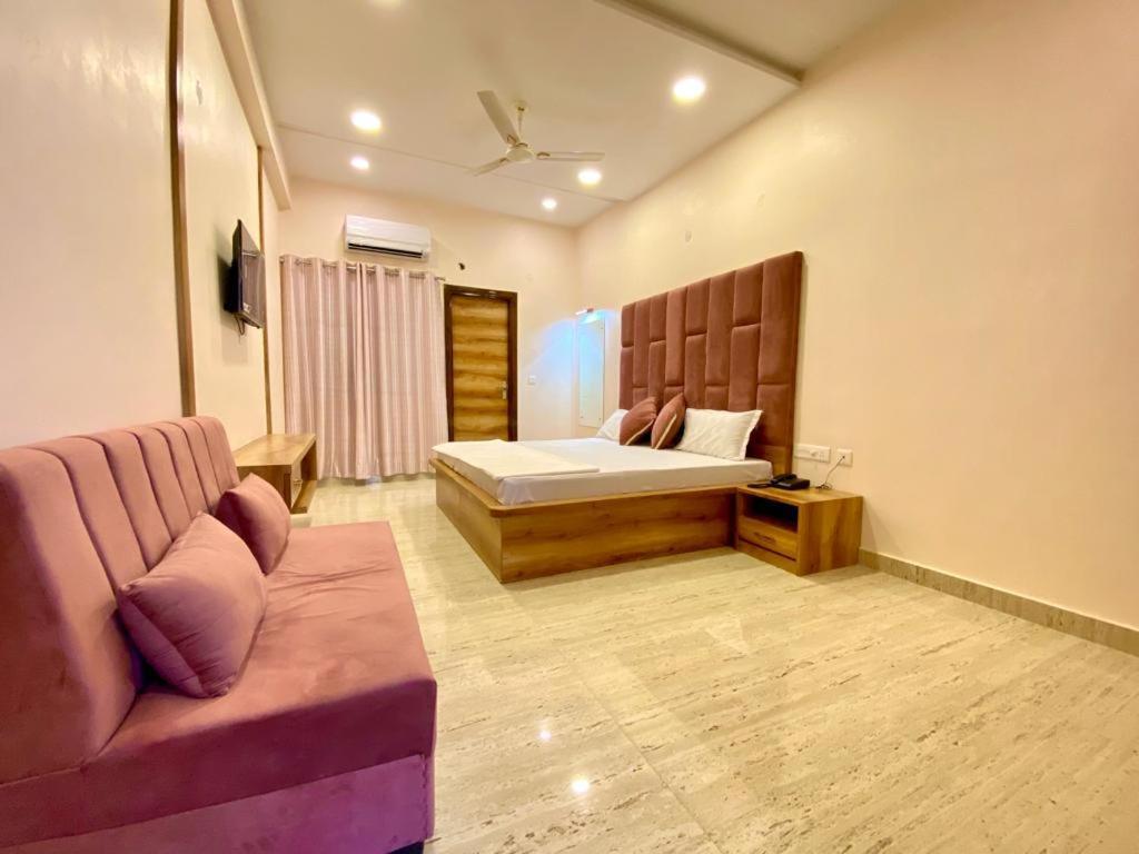 Aarzoo Stays Agra Homestay