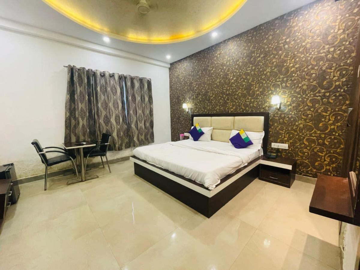 Hotel Whiteland Agra Family 3*