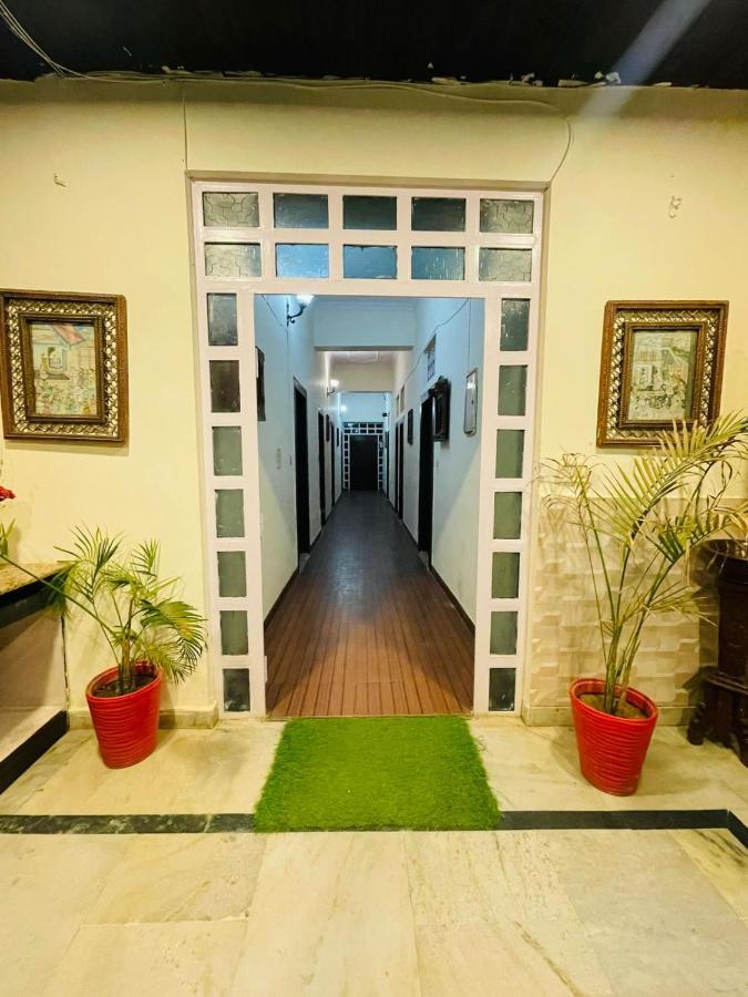 Hotel Whiteland Agra Family Agra (Uttar Pradesh)