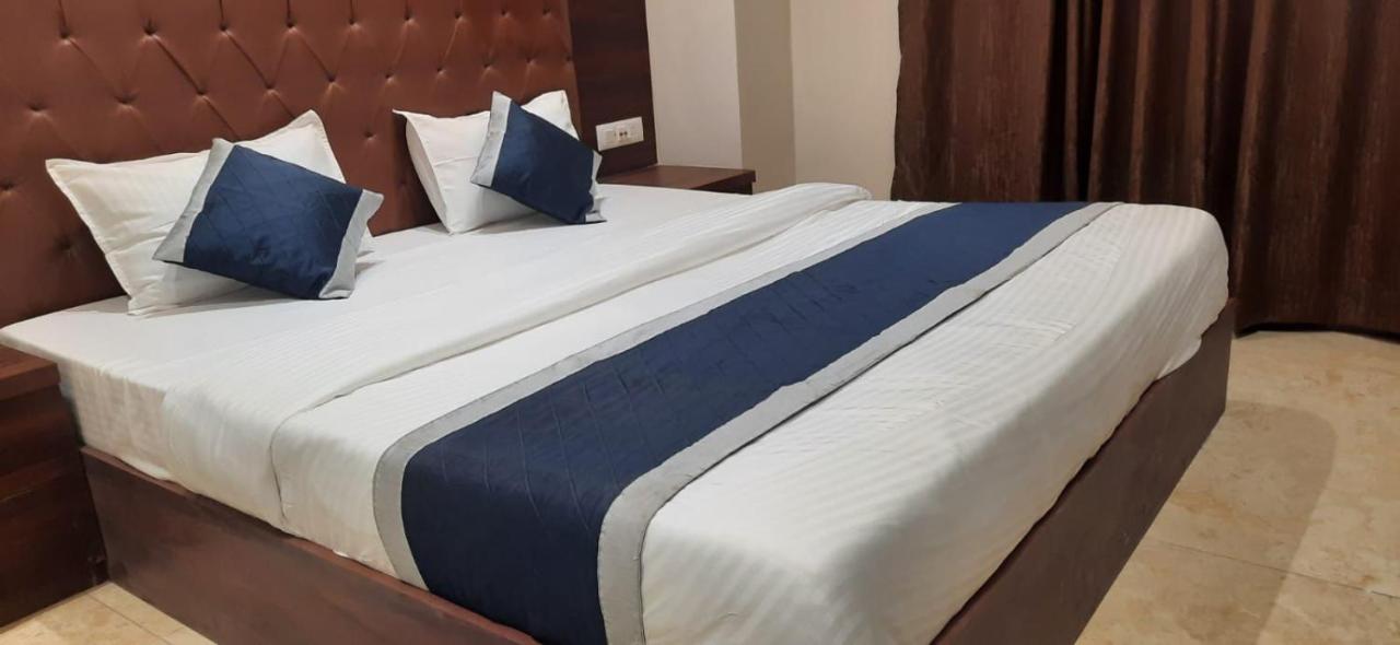 Whiteland Agra Family 3* Agra (Uttar Pradesh)