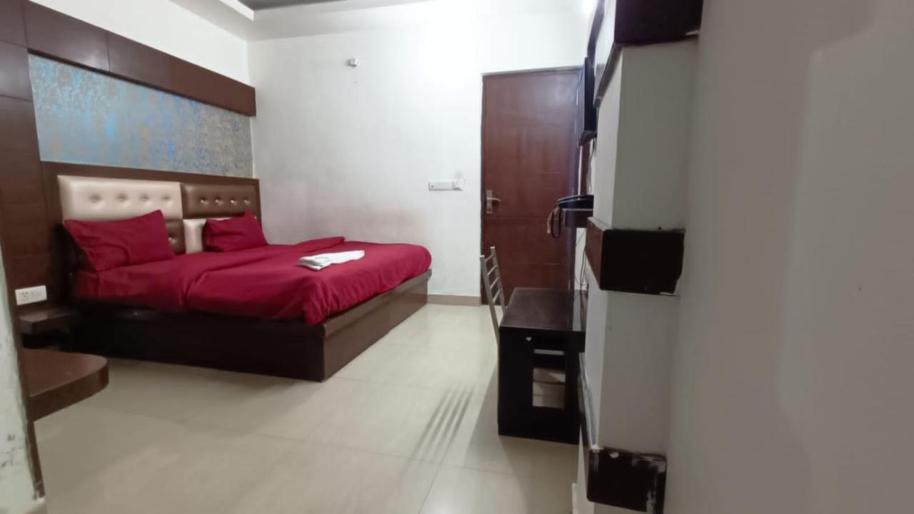Hotel Whiteland Agra Family 3*