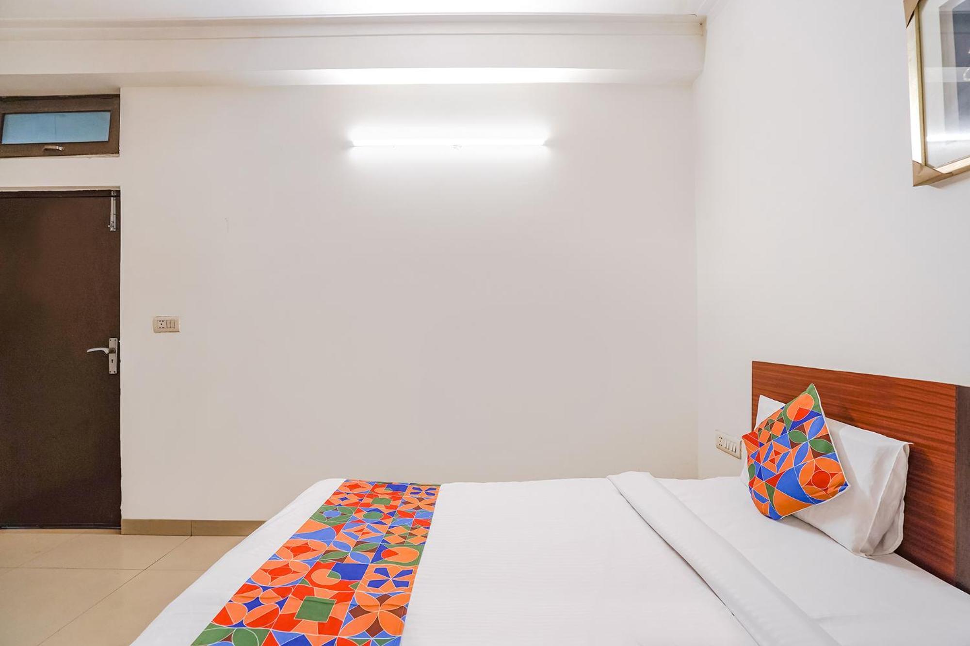 Fabhotel Sai Residency 3*