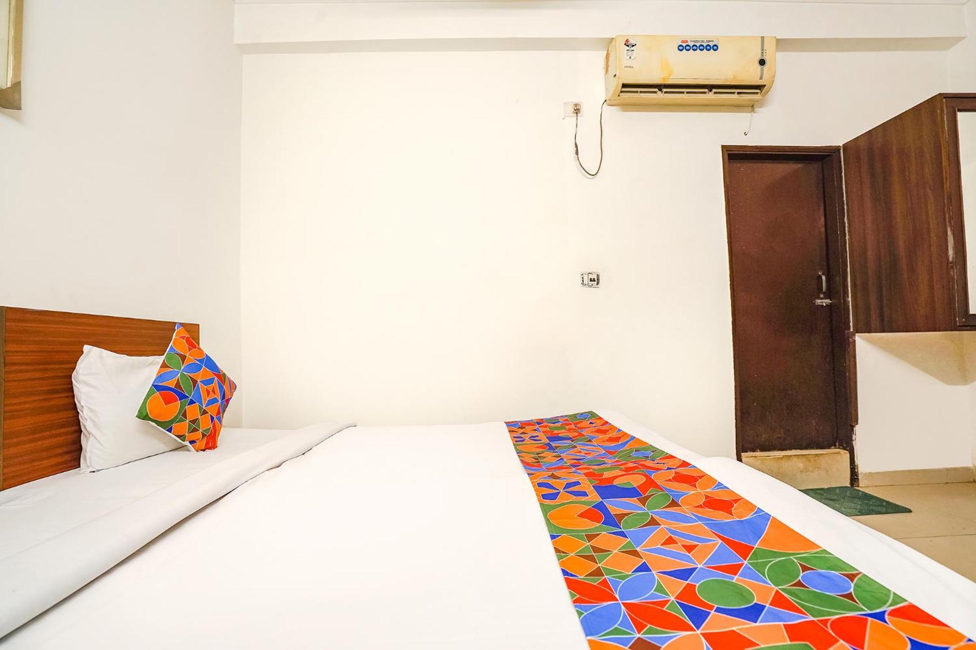 Hotel Fabhotel Sai Residency
