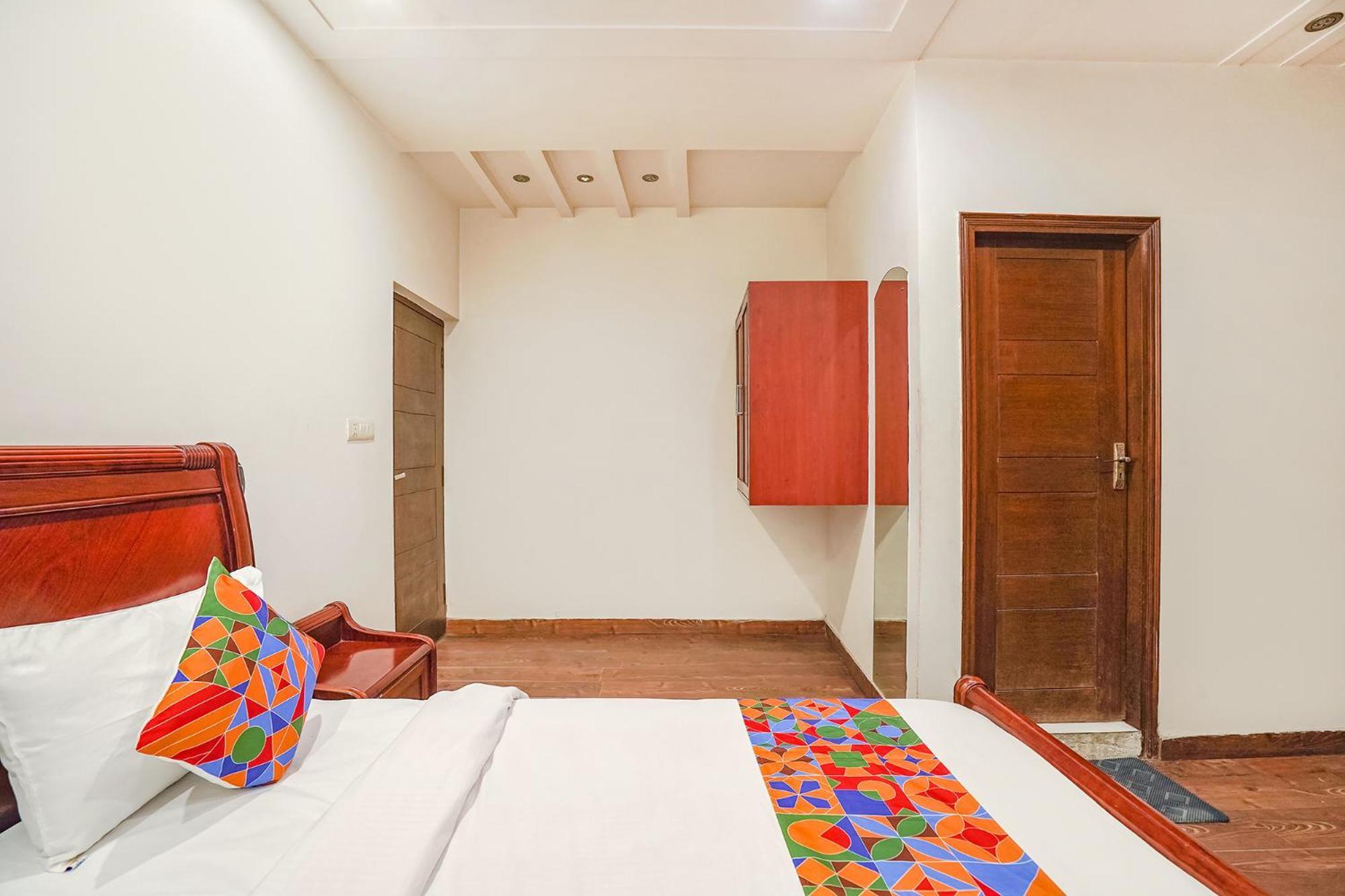 Hotel Fabhotel Sai Residency 3*
