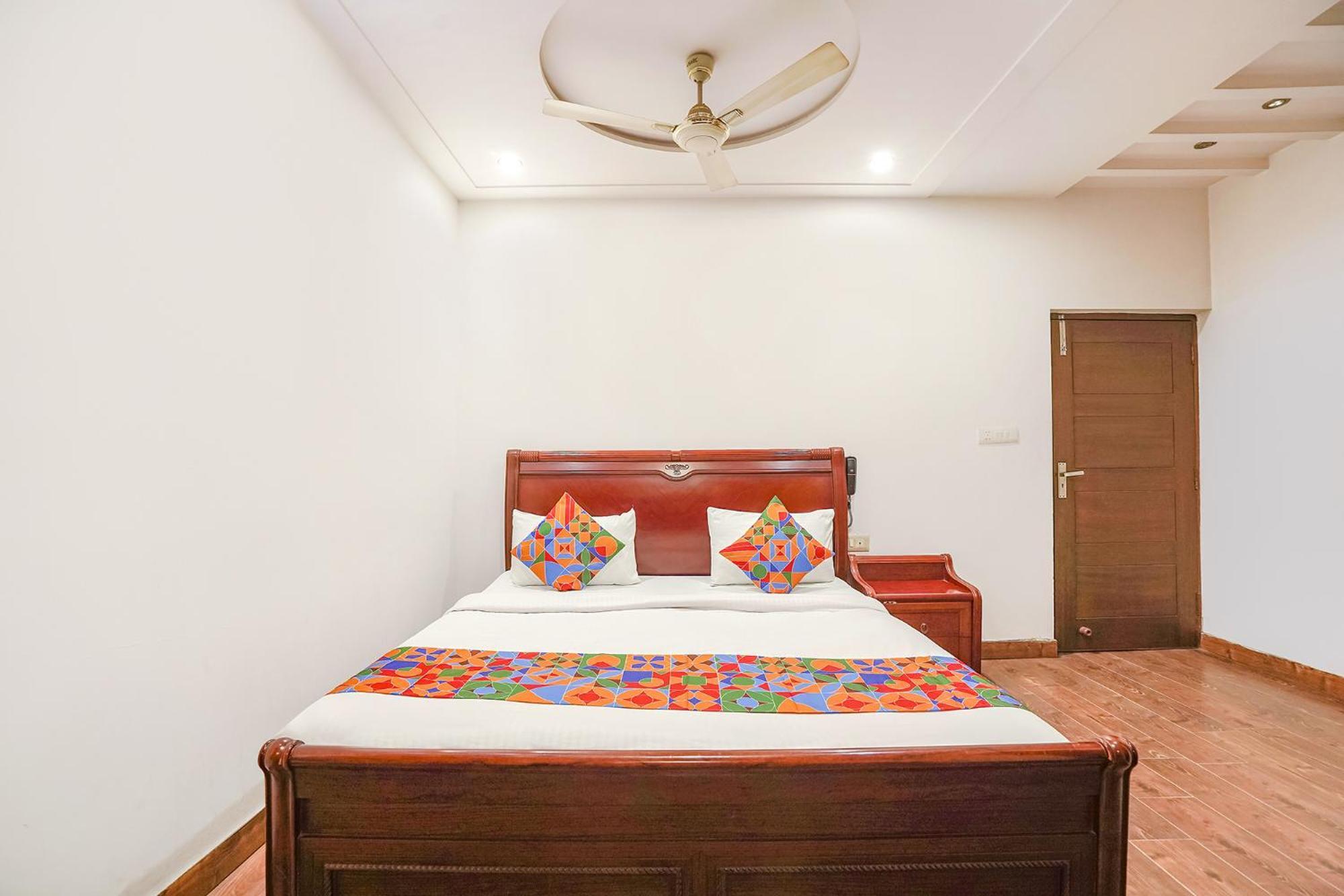 Hotel Fabhotel Sai Residency