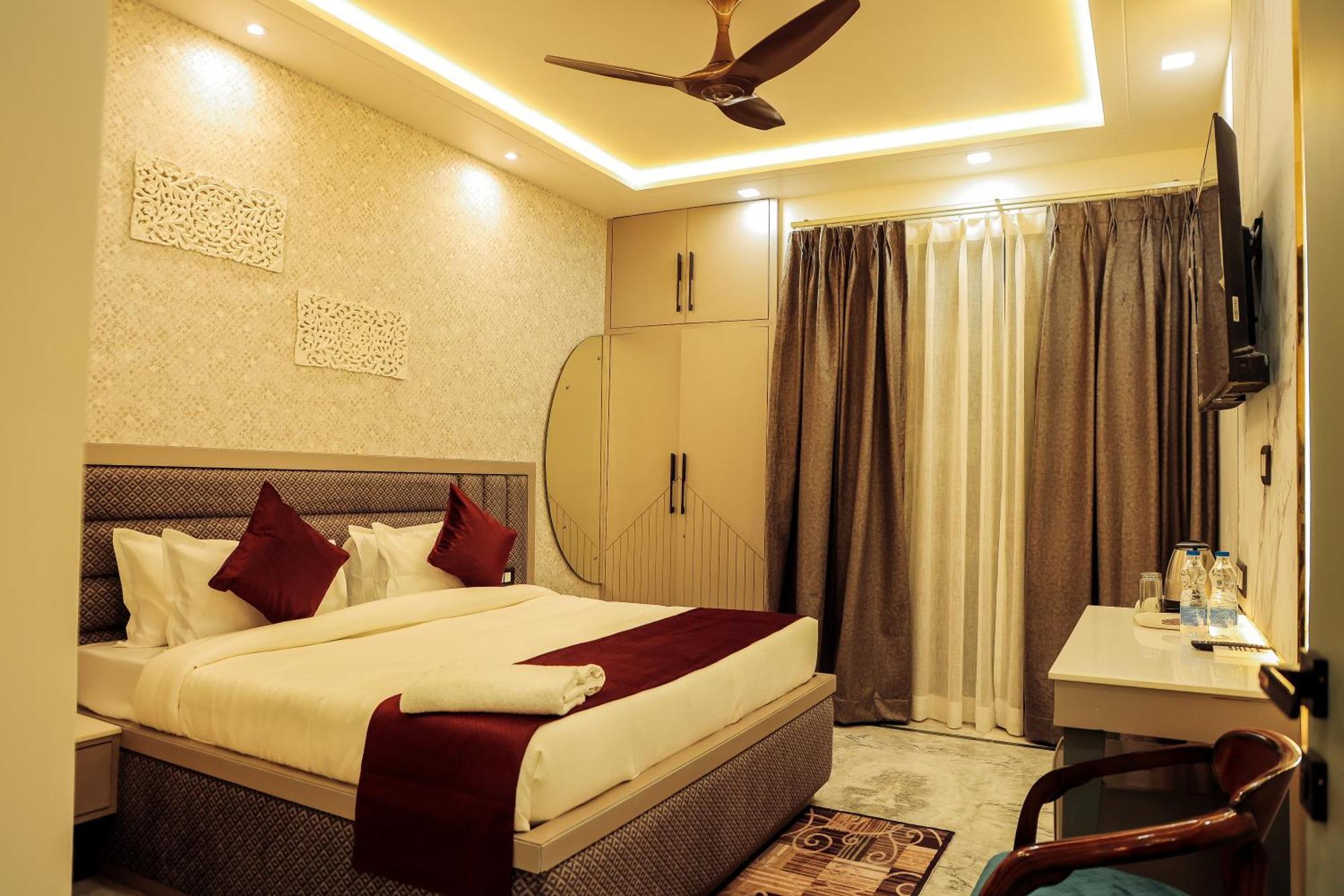 Anirudh * Agra (Uttar Pradesh)