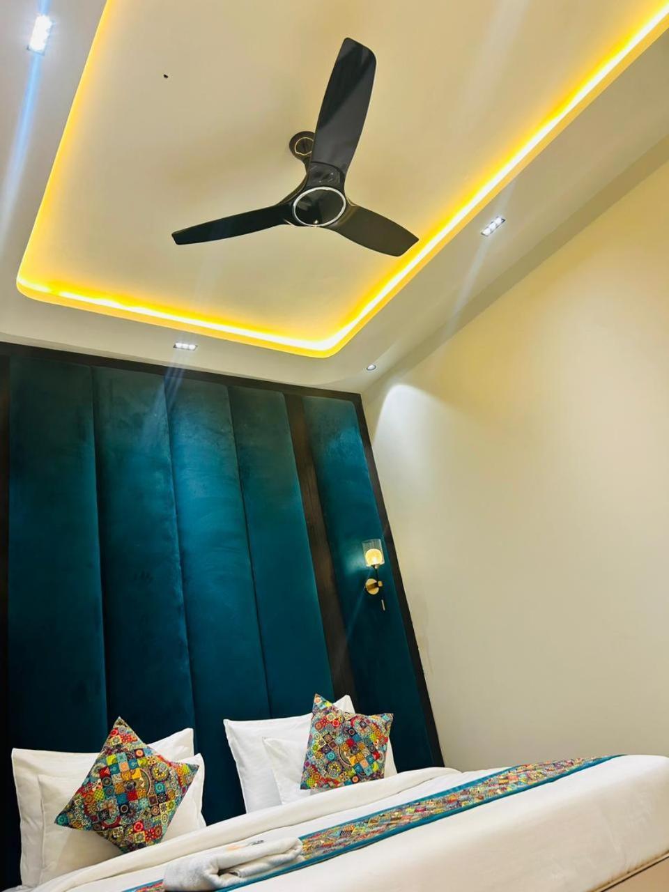 Taj Ronak Luxury - Hotel Agra (Uttar Pradesh)
