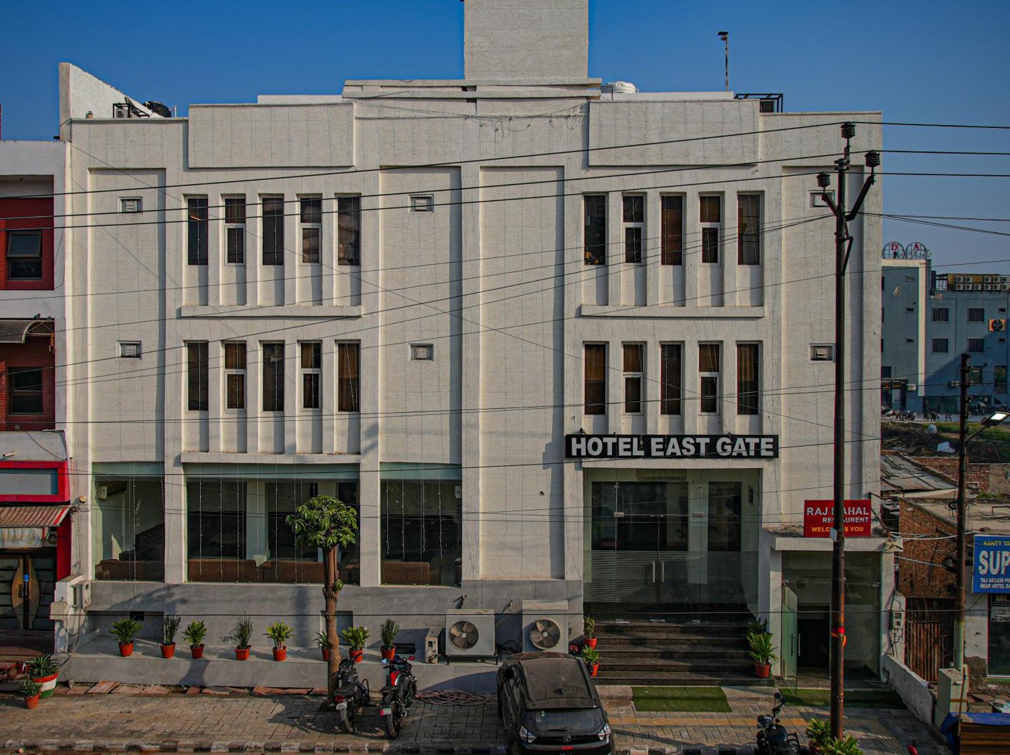 Hotel Dazzling East Gate Agra (Uttar Pradesh)