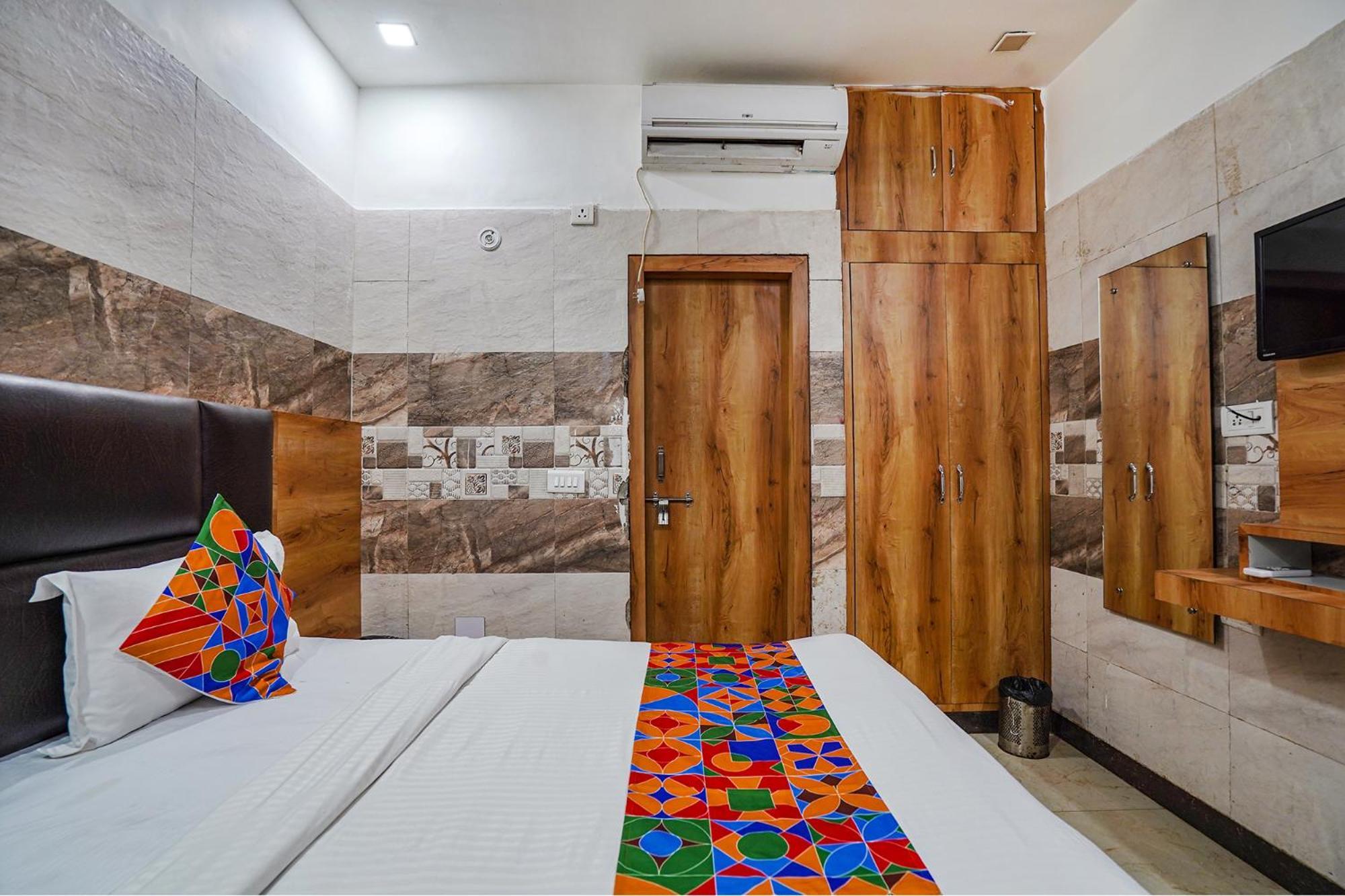 Fabhotel Rv Palace Guest house *