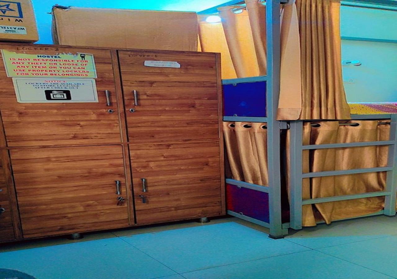 Taj Street Hostel *