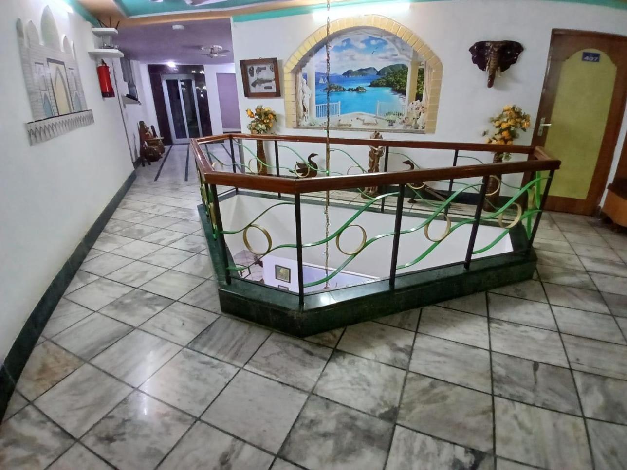 Taj Plaza, Vip Road, 3*