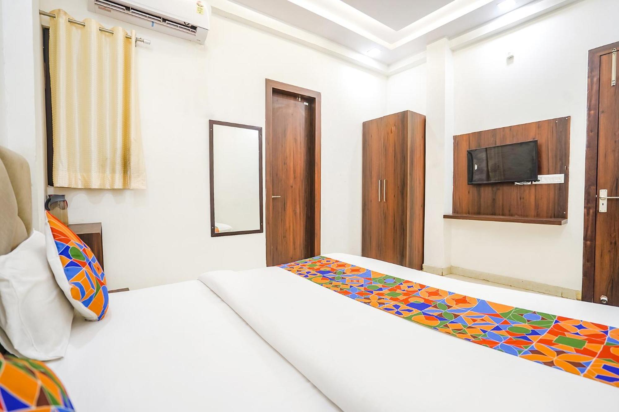 Fabhotel Vishal Palace