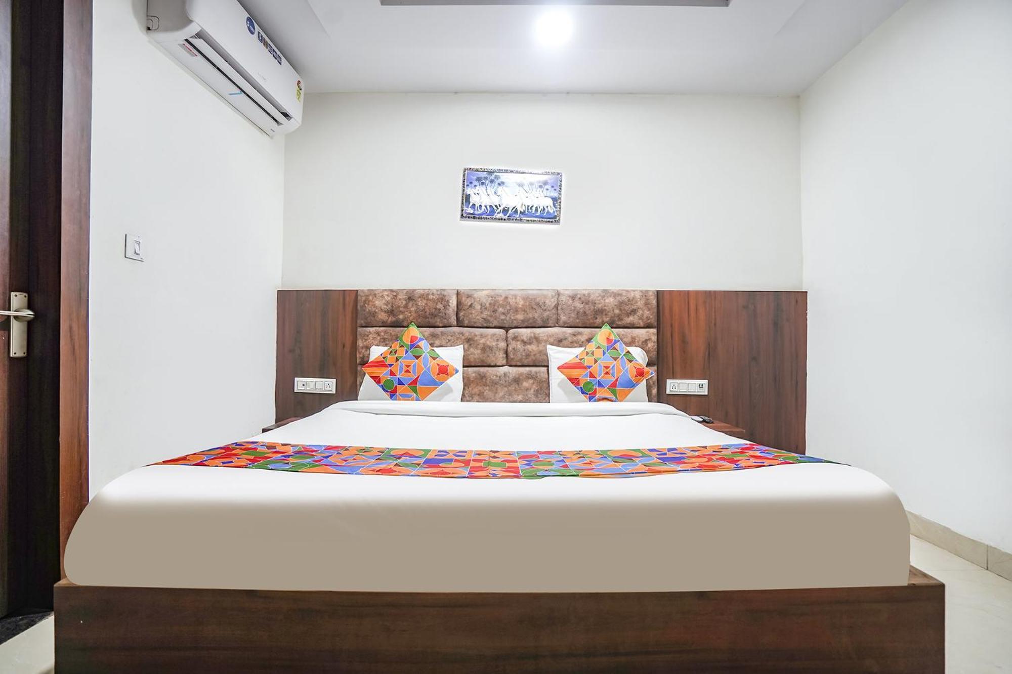 Fabhotel Vishal Palace
