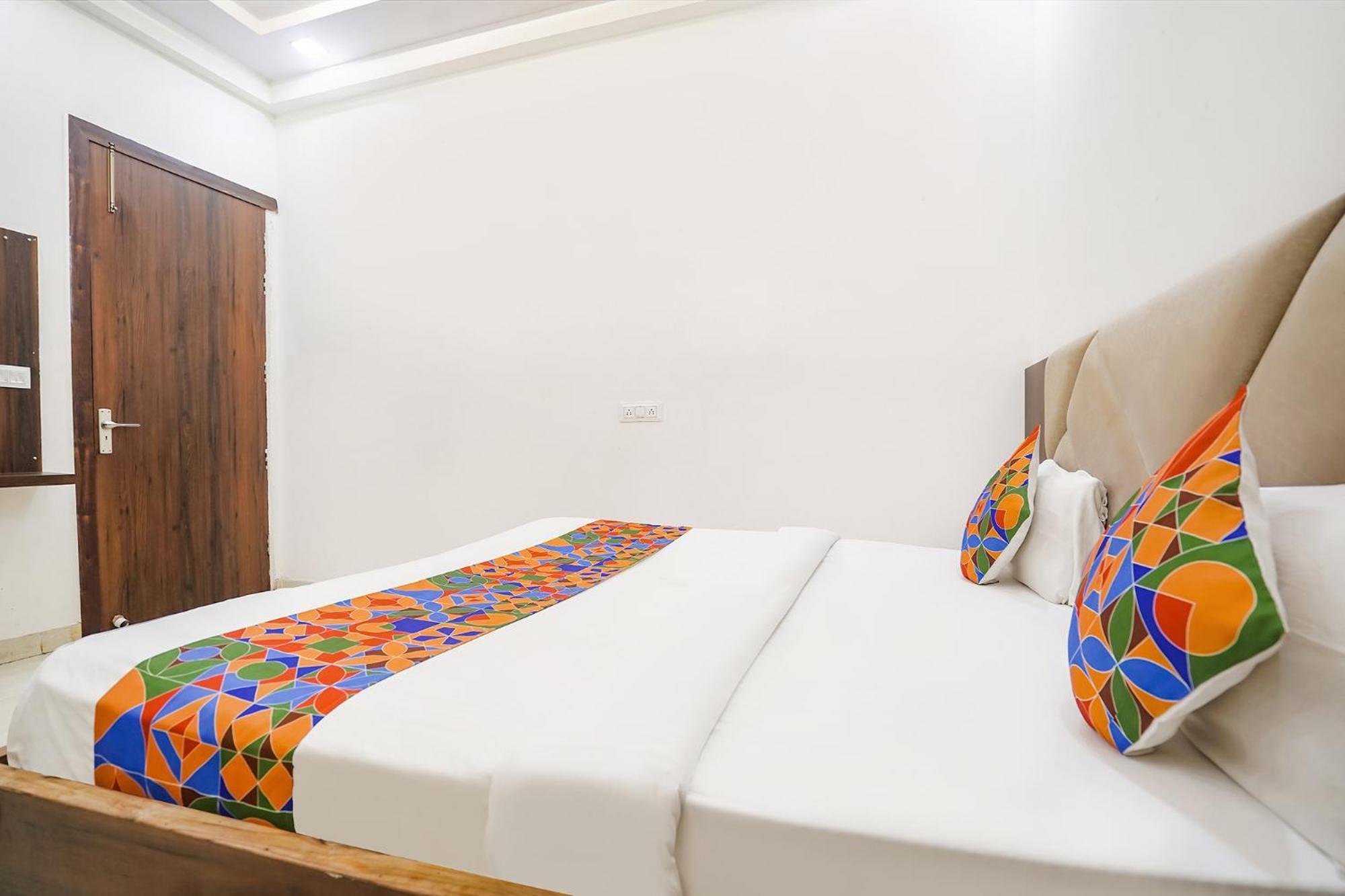 Fabhotel Vishal Palace Hotel 2*