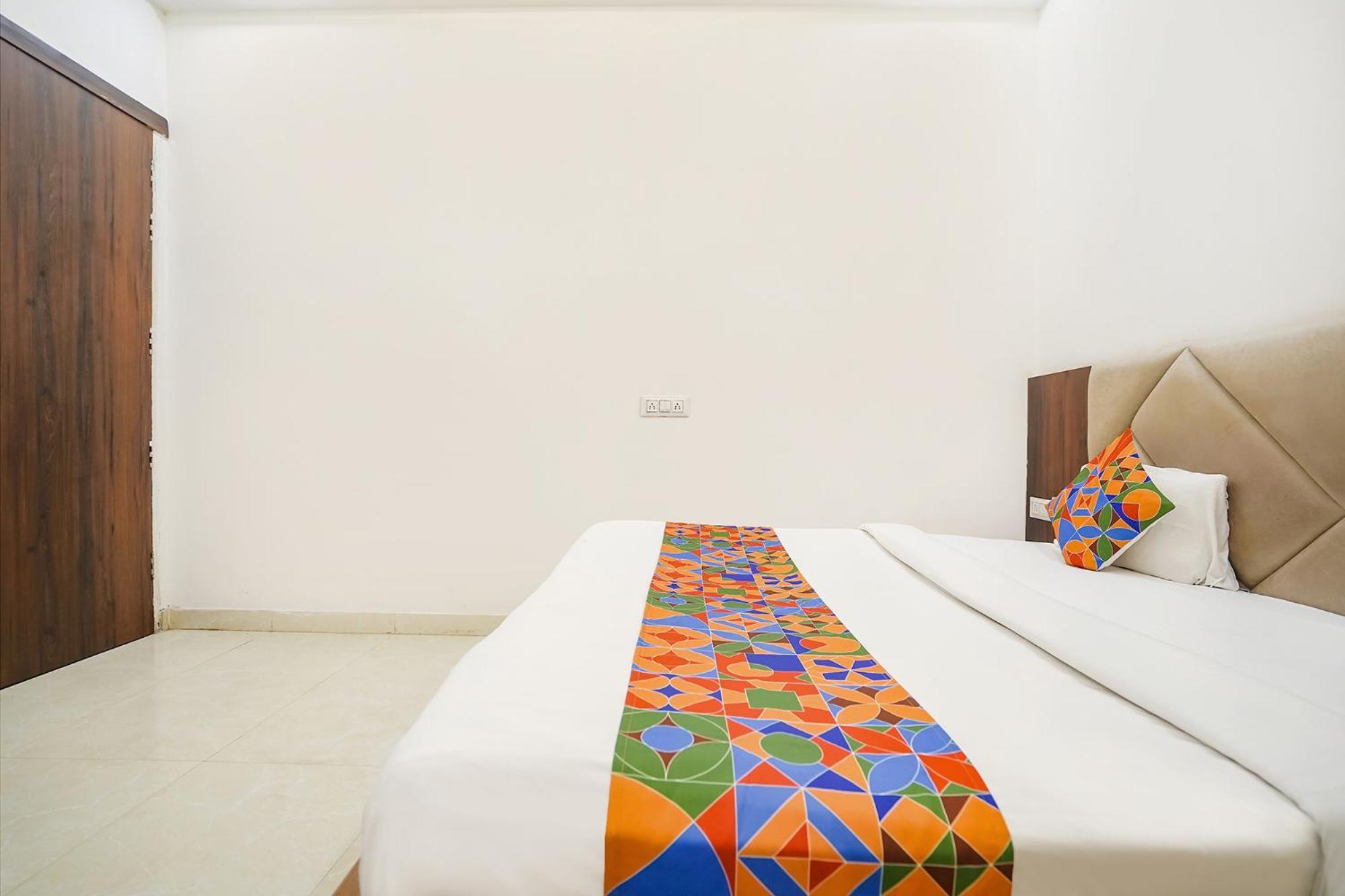 Fabhotel Vishal Palace Agra (Uttar Pradesh)