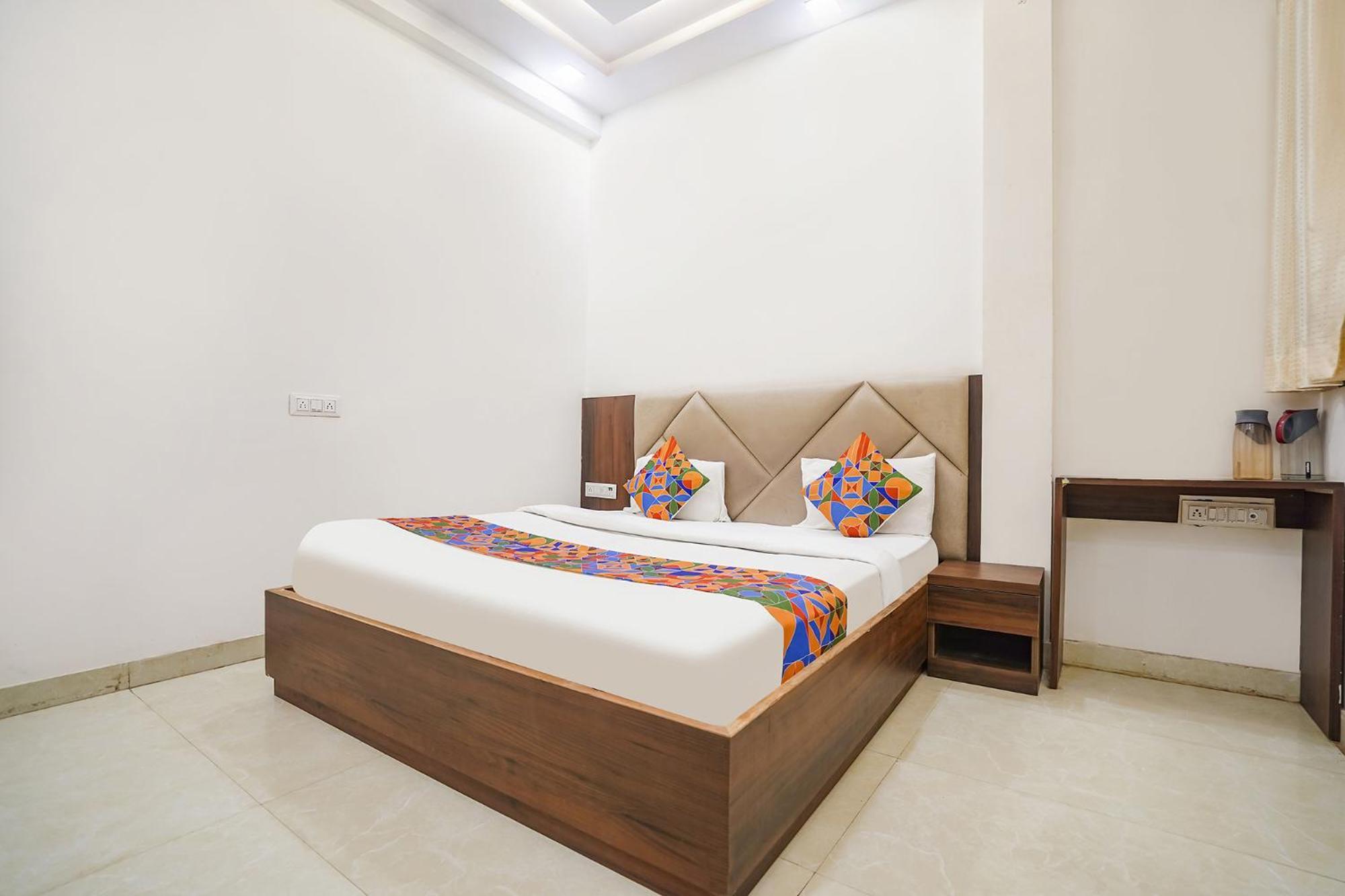 Fabhotel Vishal Palace