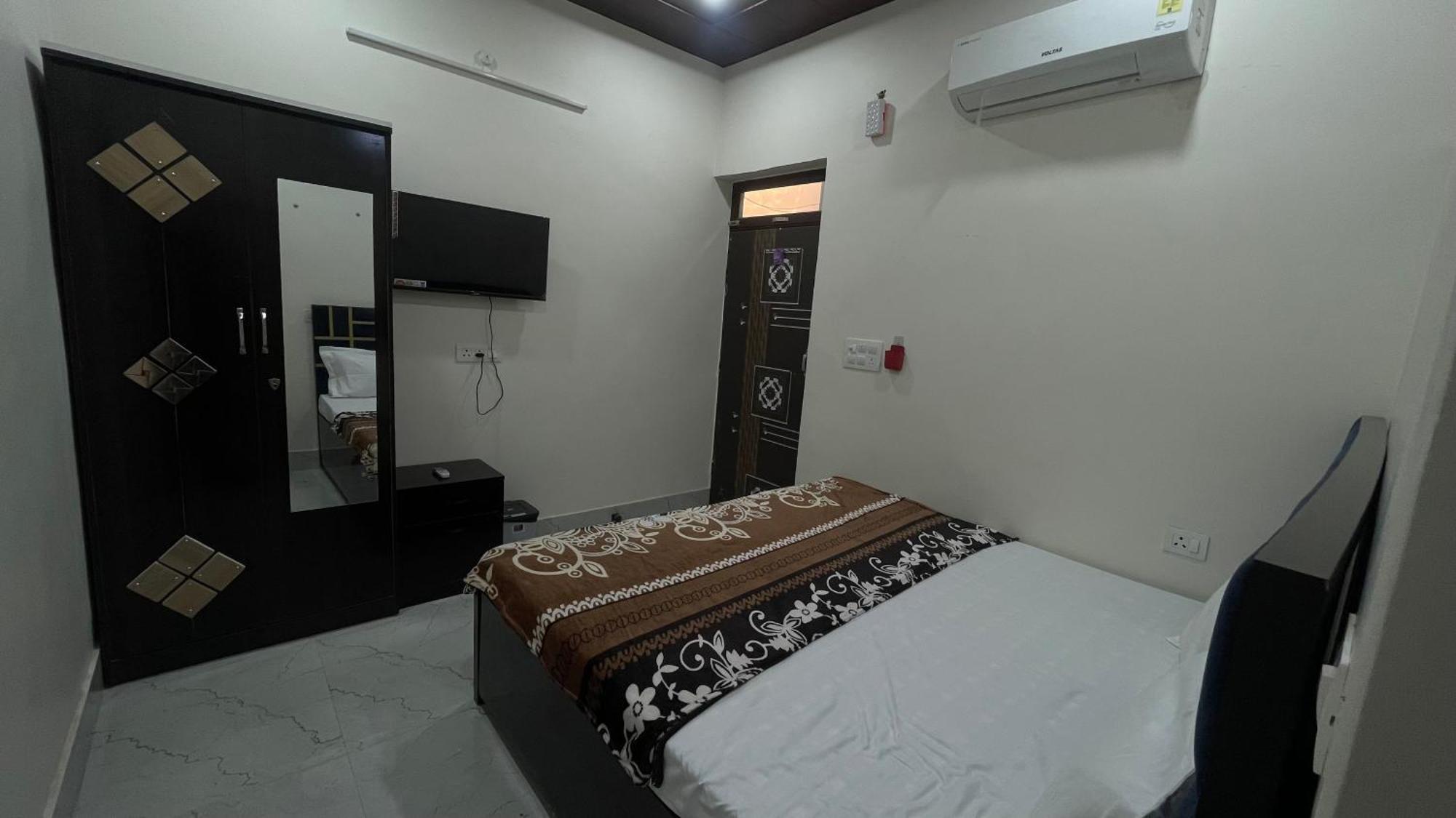 Rk Paying Guest house *