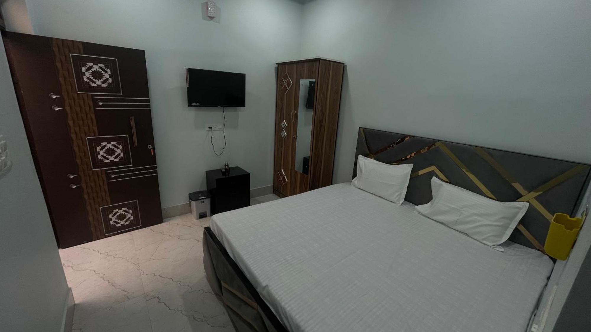 Rk Paying * Agra (Uttar Pradesh)