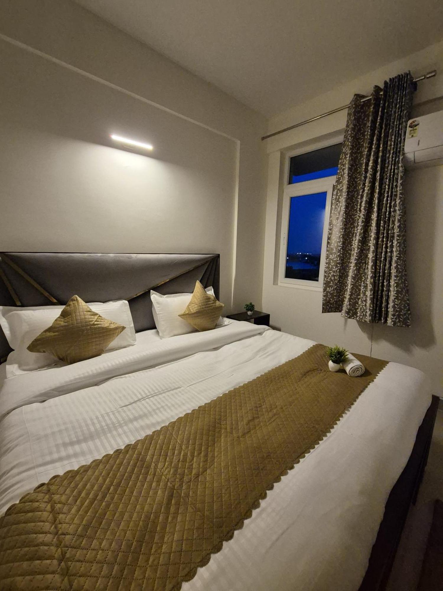 Taj Serenity-cozy For 4 Apartment *
