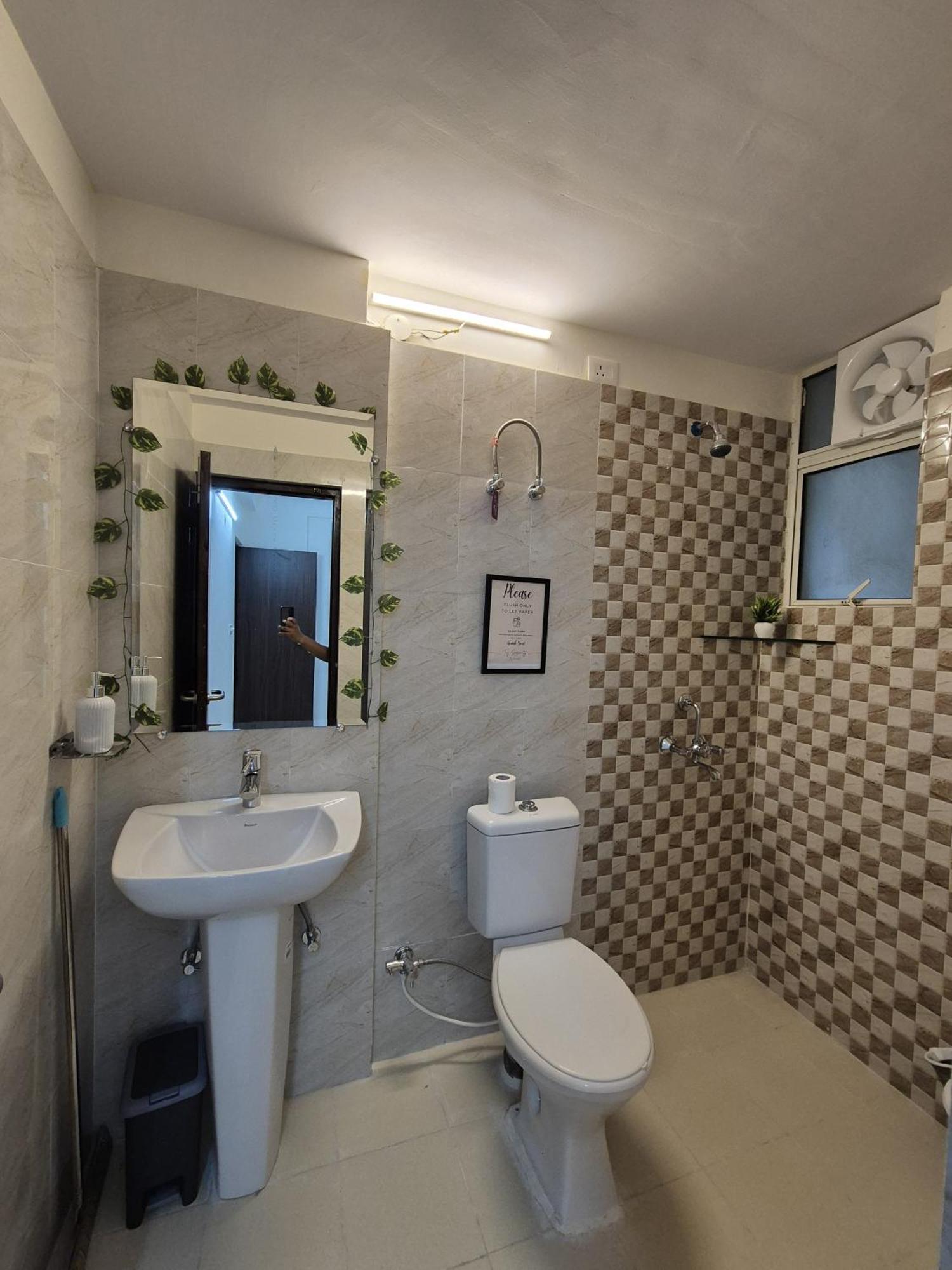 Taj Serenity-cozy For 4 Apartment