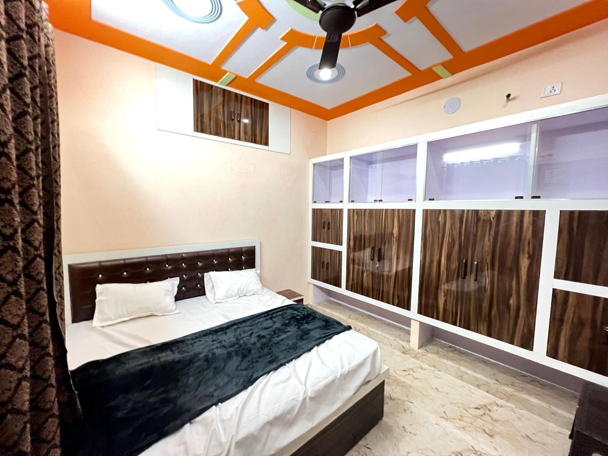 Homestay The Orchid - Walkable Distance From Taj Mahal *
