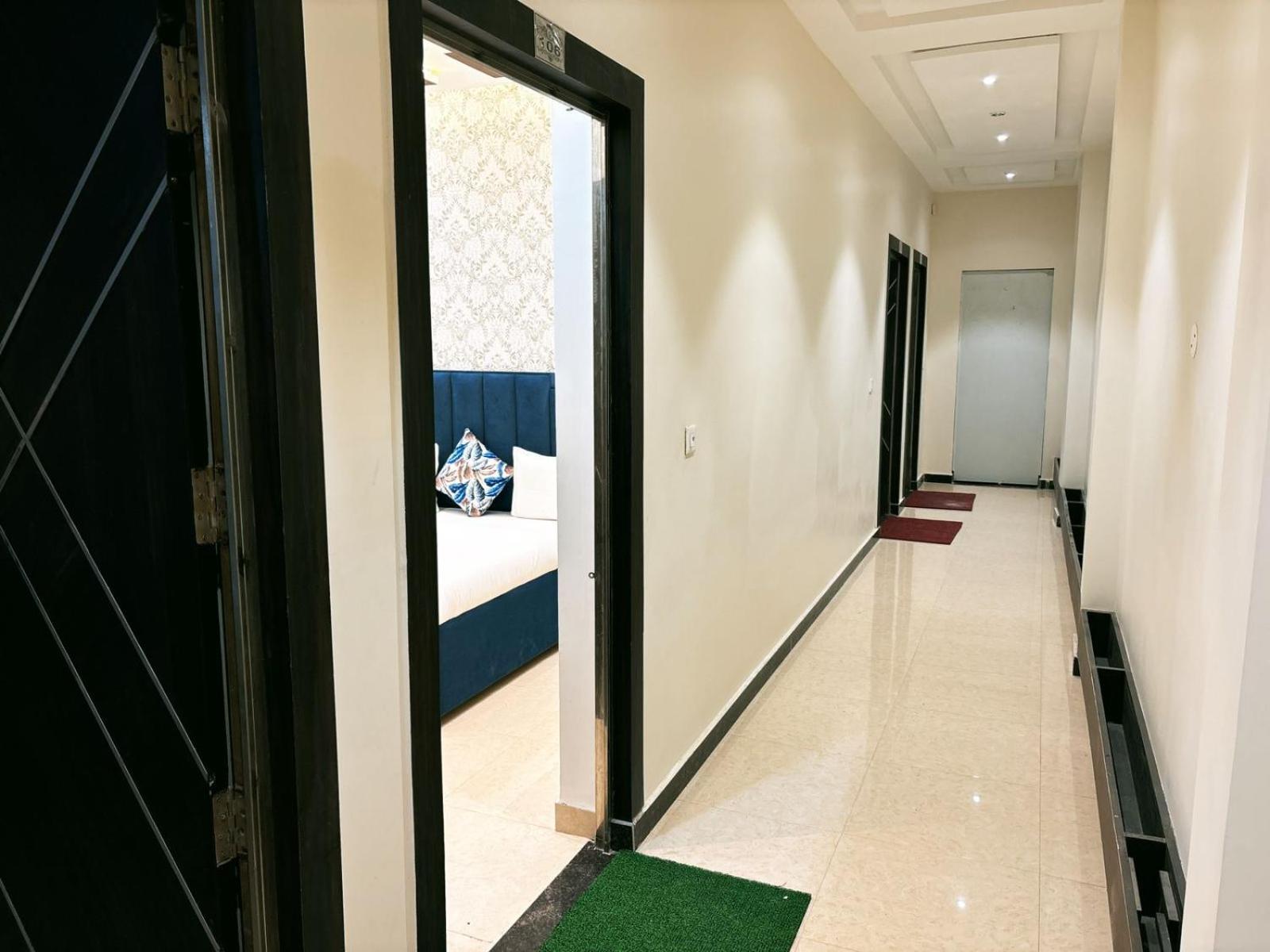 Hotel New & Restaurant