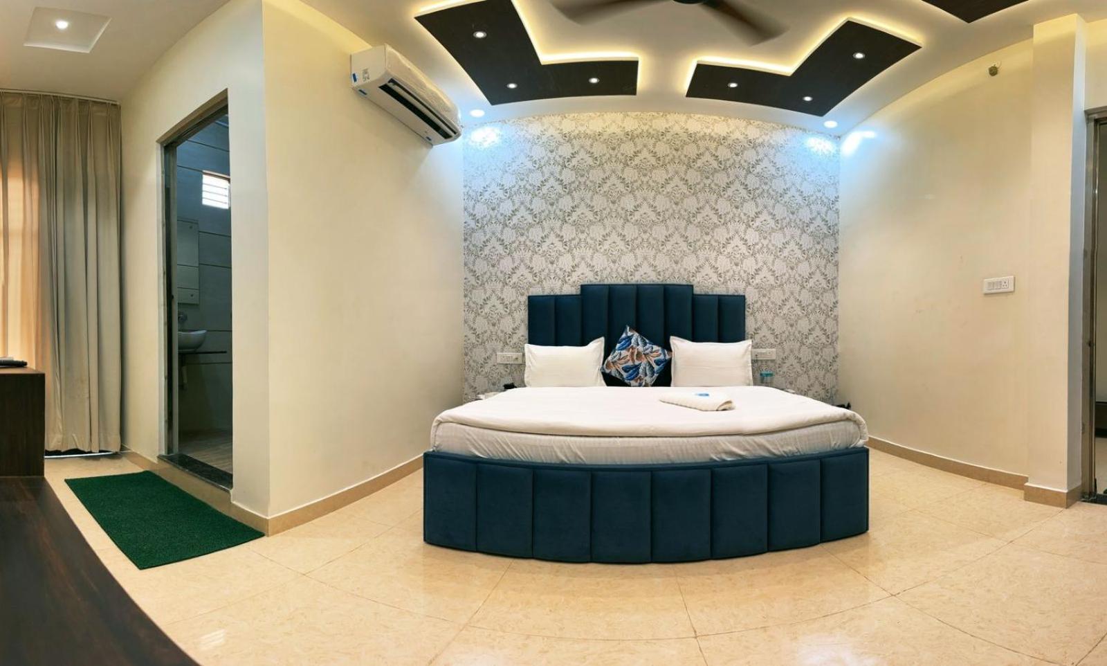 New & Restaurant Agra (Uttar Pradesh)