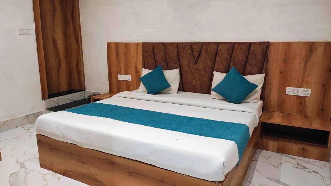 Homestay New Manya H S *