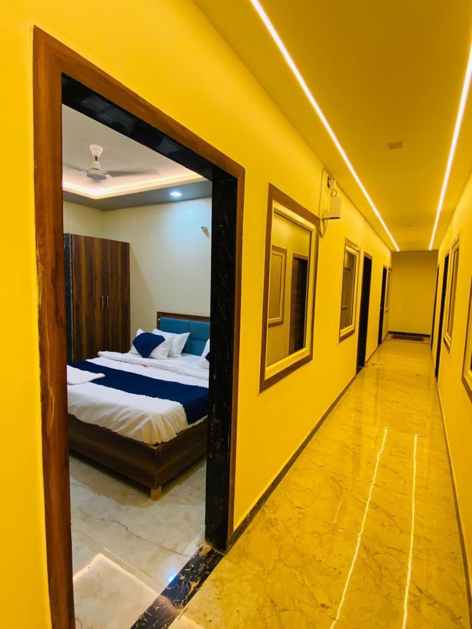 Hotel Ys Taj