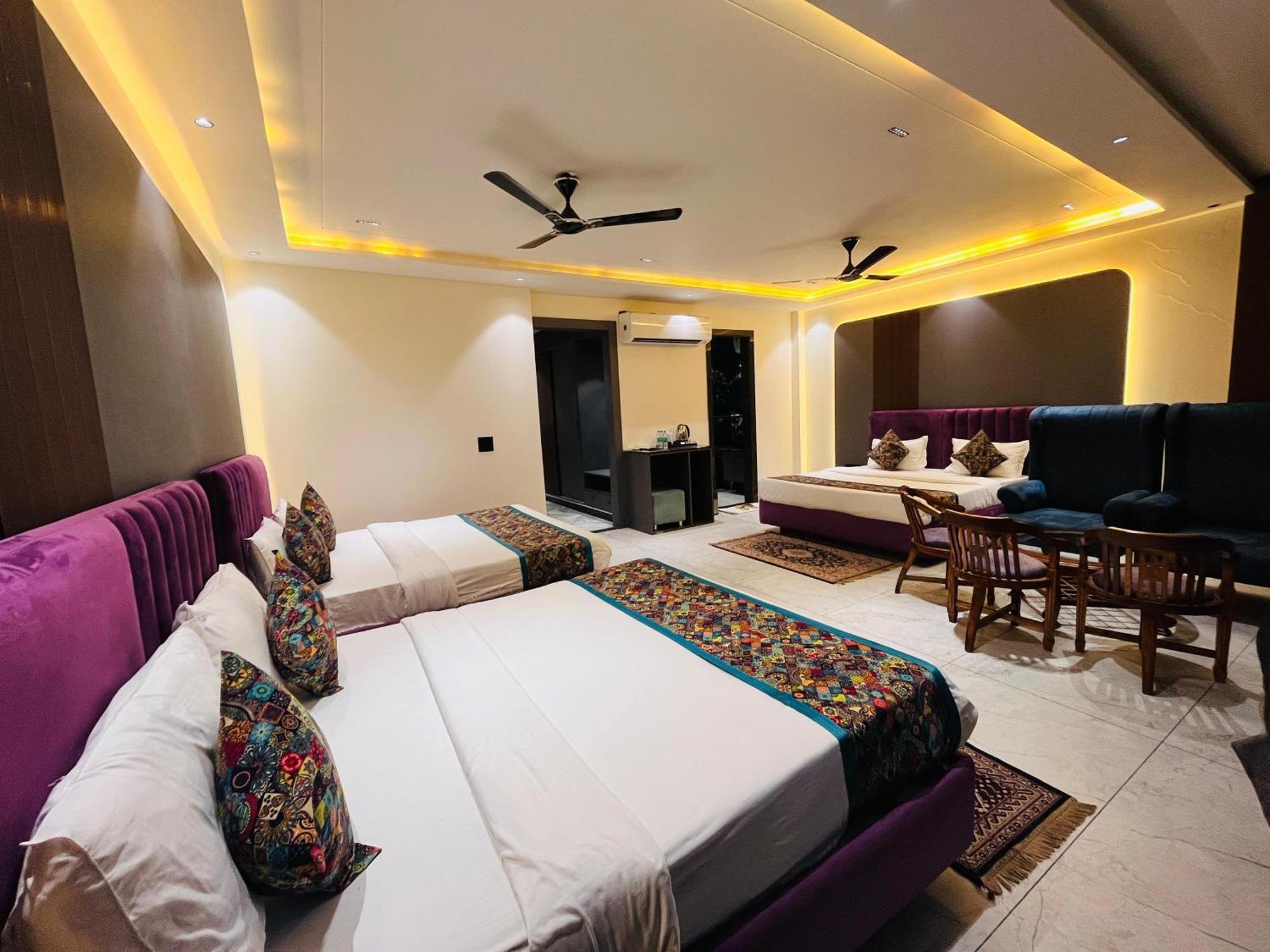 Hotel Taj Ronak Luxury - Agra (Uttar Pradesh)