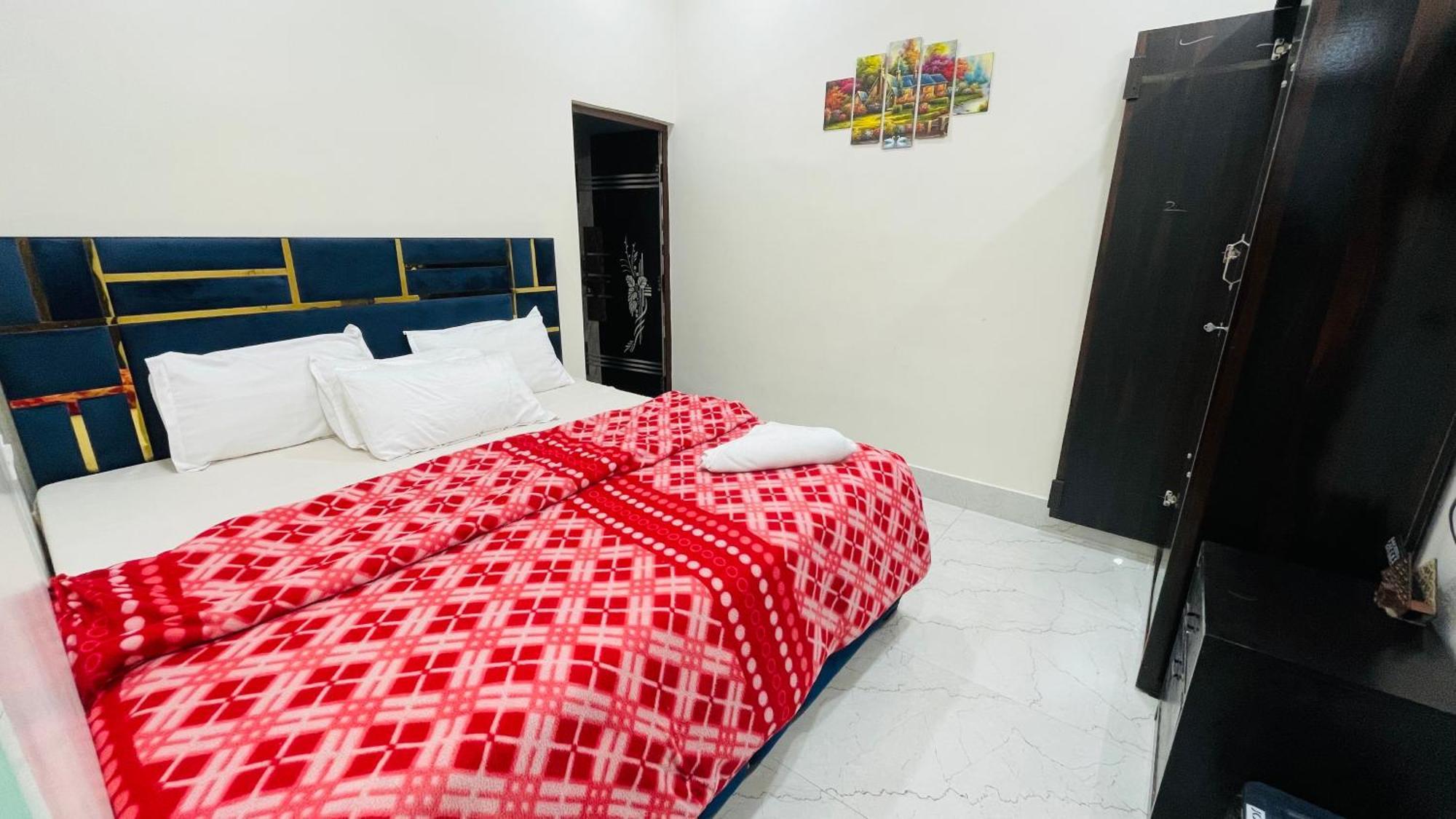 Rk Paying * Agra (Uttar Pradesh)