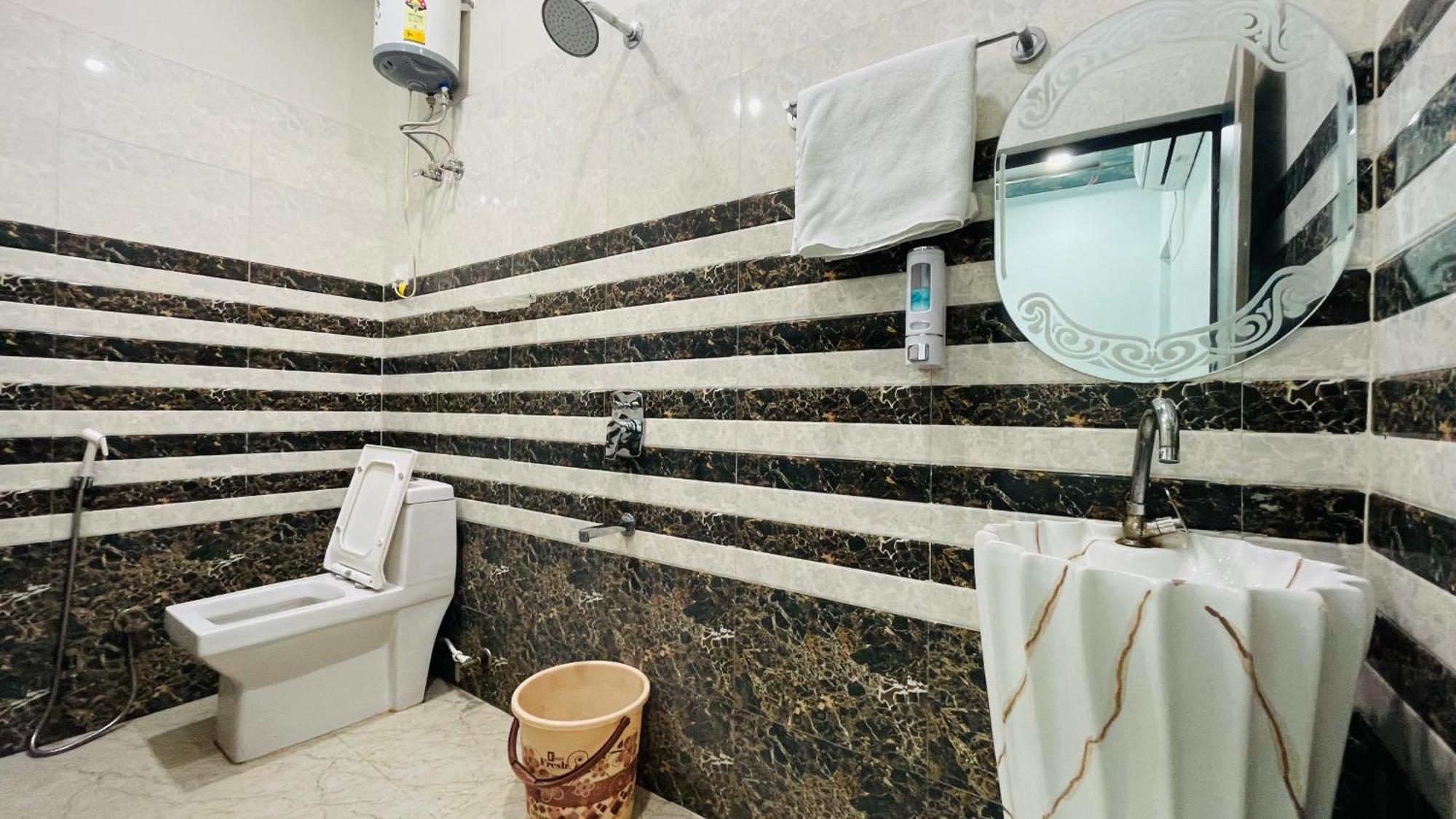 Rk Paying Agra (Uttar Pradesh)