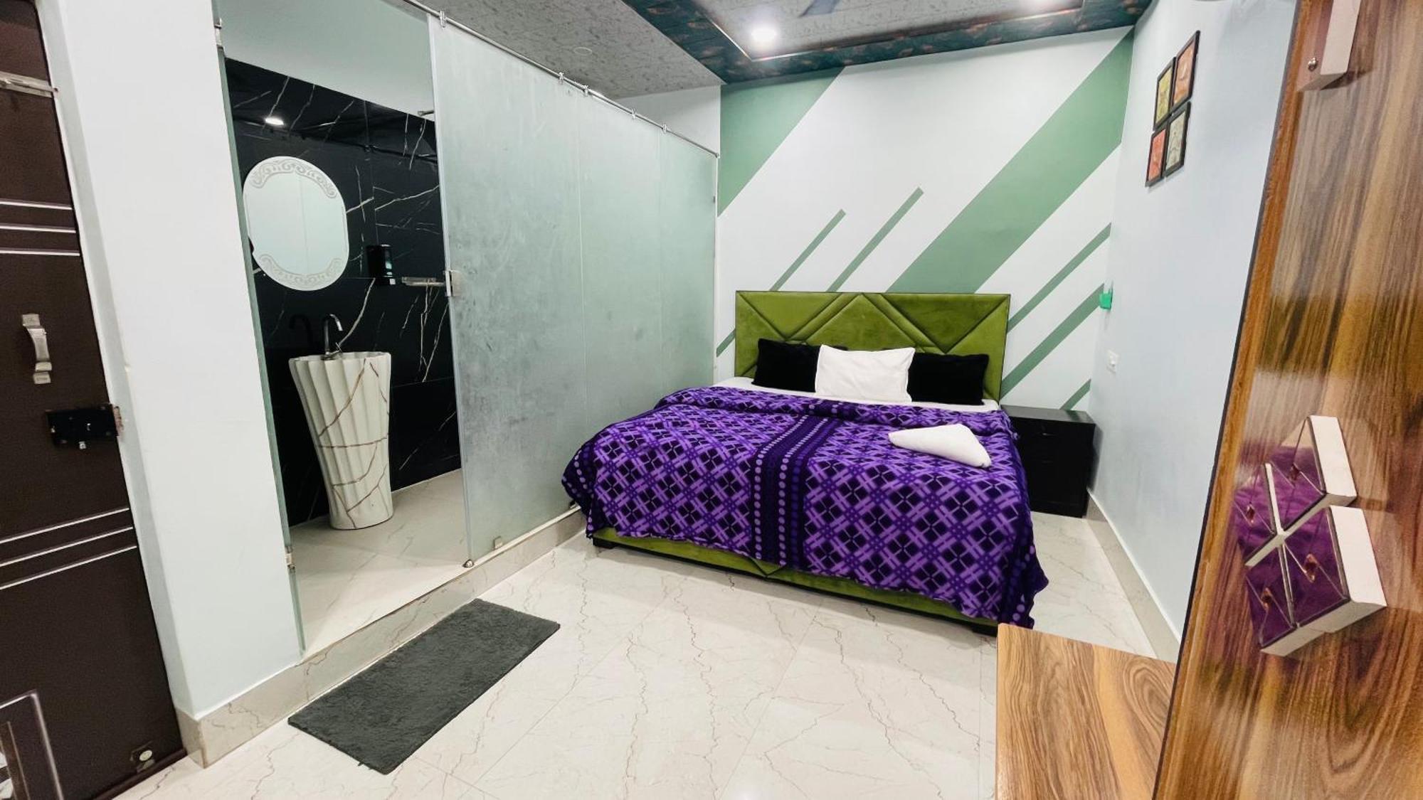 Rk Paying * Agra (Uttar Pradesh)