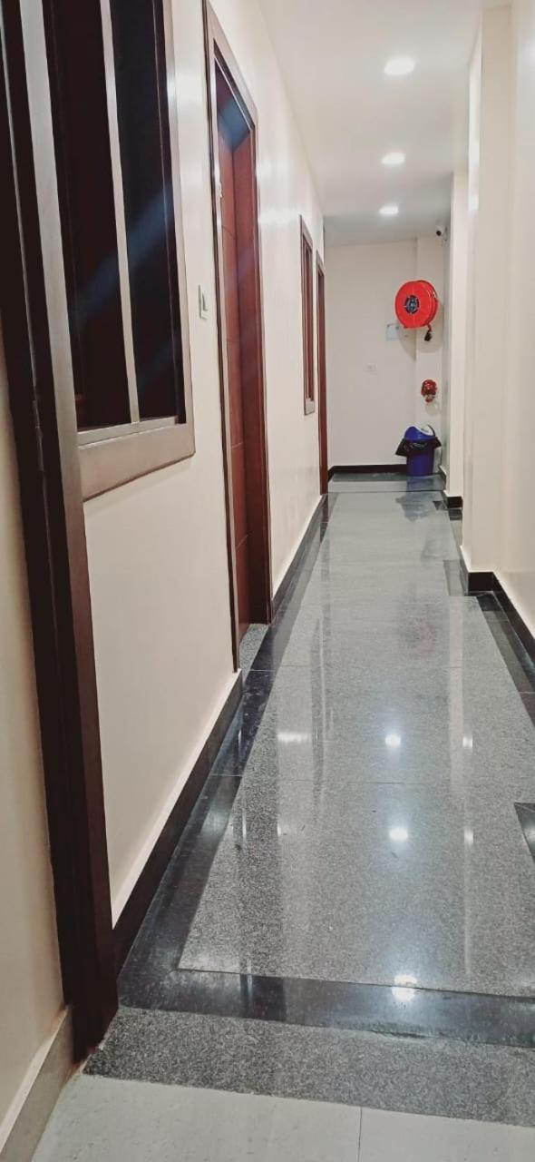 Madhav Palace Hotel *