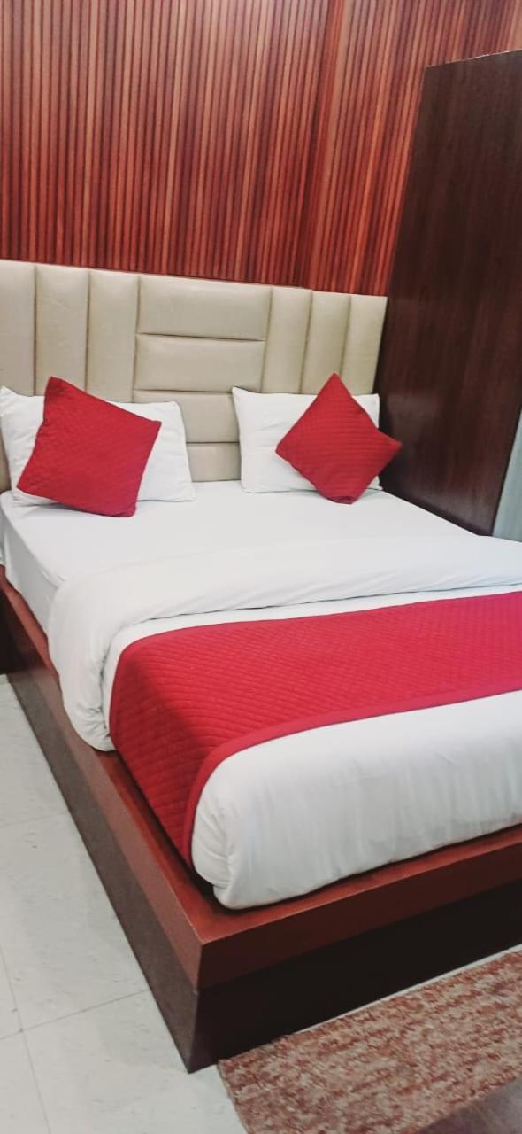 Hotel Madhav Palace