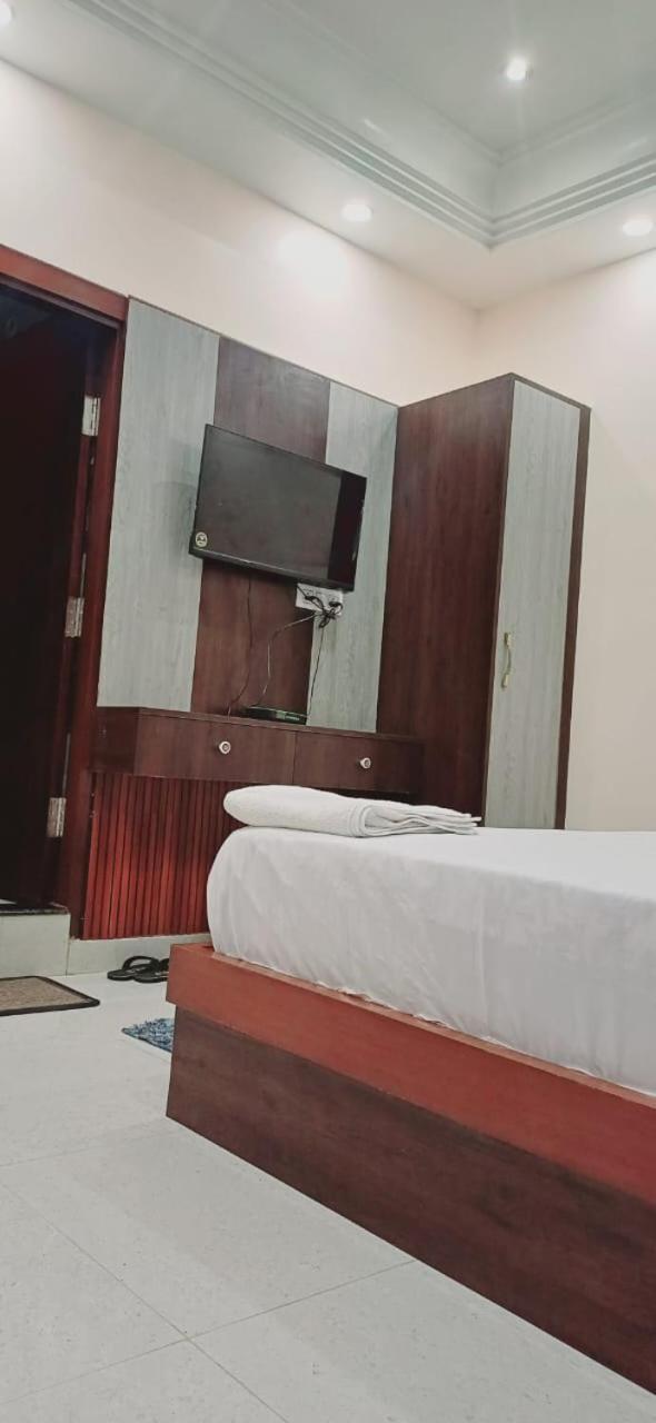 Hotel Madhav Palace