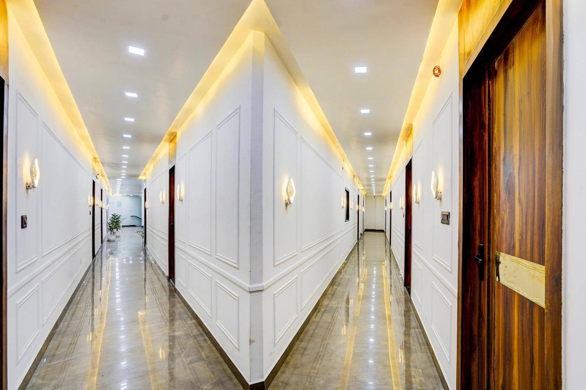 O R.n. Palace Hotel 3*